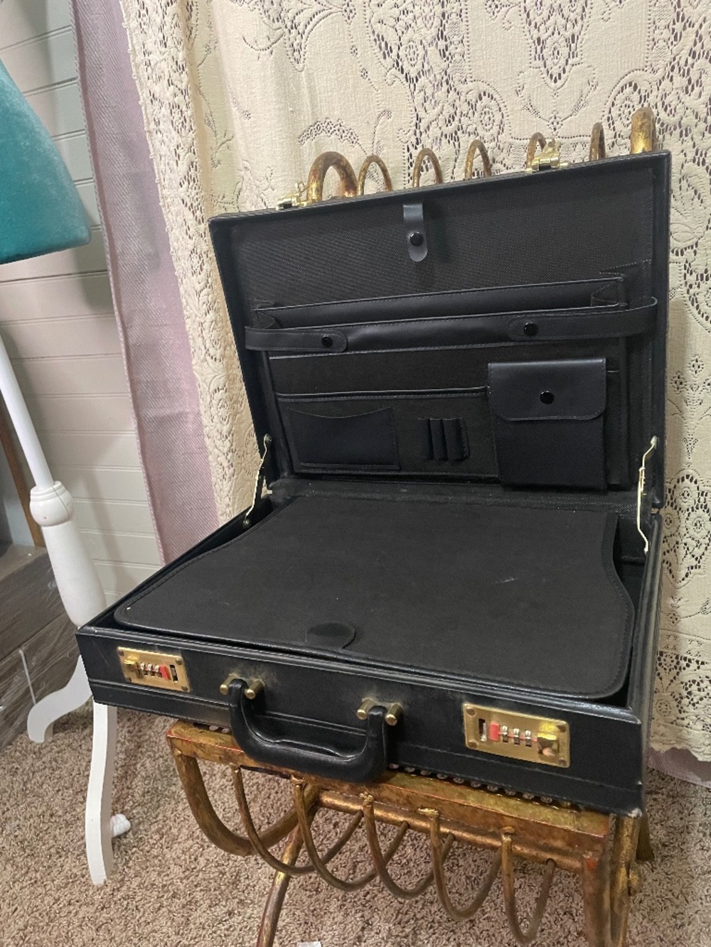 AmeriLeather :Vintage faux leather briefcase with gold details